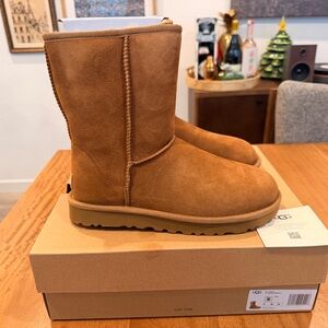 UGG Chestnut Suede Classic Short Boot